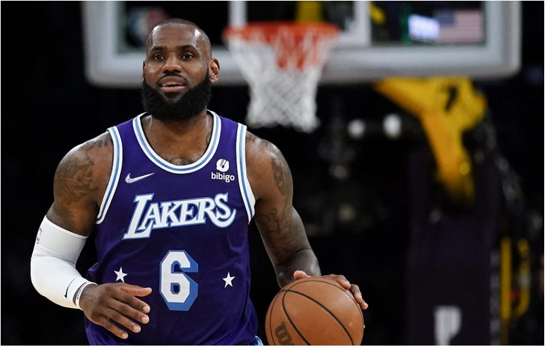 LeBron James podpísal s Lakers nový dvojročný kontrakt za 97,1 milióna eur