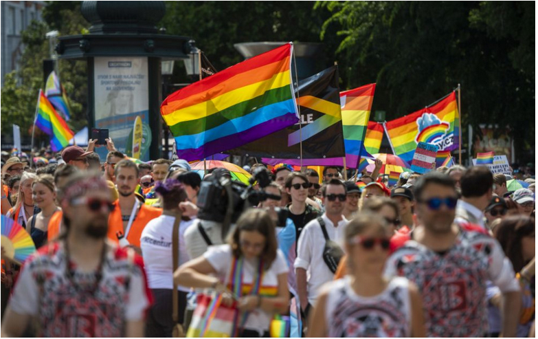 Maďarský parlament schválil zákon proti korupcii i propagácii LGBTQ
