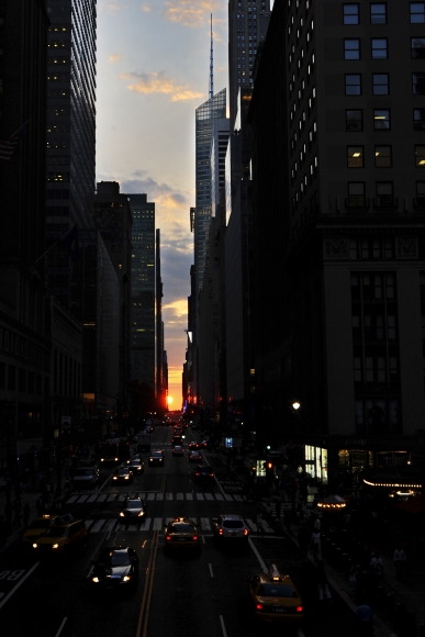 Manhattanhenge zažiaril v uliciach New Yorku