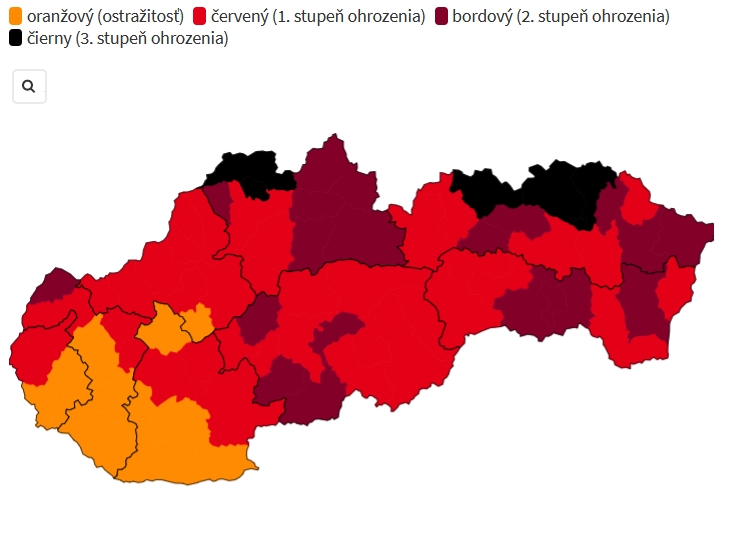 Čierne okresy na Slovensku budú od pondelka realitou, červené aj oranžové ubudli a bordových je 22