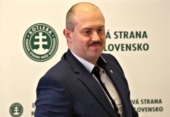 Predseda ĽSNS Marian Kotleba.