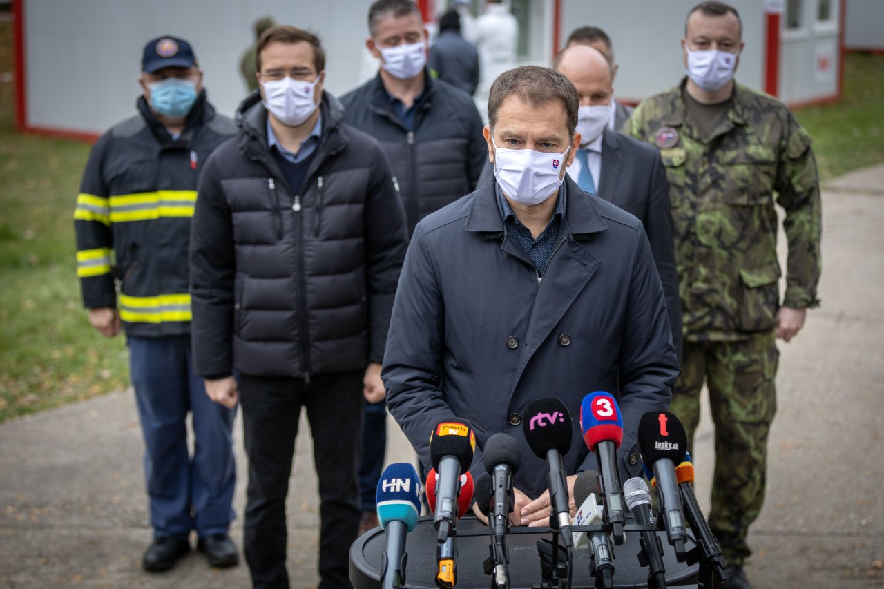 Premiér Matovič povedal, že je hrdý na všetkých, ktorých sa podieľali na testovanie. „Ukázali sme, že Slovenská republika ako spoločenstvo zodpovedných ľudí funguje,“ uviedol. Vyzdvihol nasadenie ozbrojených síl, samosprávy, policajtov, hasičov a zdravotníctvo.