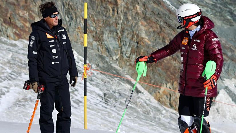 Tréner lyžiarky Petry Vlhovej Mauro Pini hovorí, že podmienky v Kranjskej Gore, kde sa budú konať preteky, sú na hranici regulárnosti.