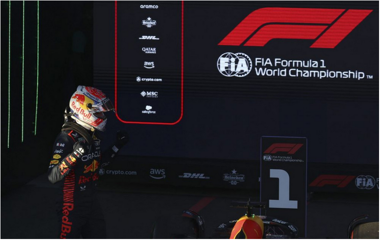 F1: Verstappen vyhral v Austrálii, preteky poznačil chaos v závere