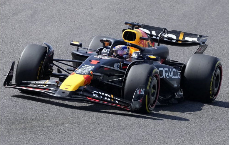 F1: Double Red Bullu, Verstappen vyhral v Japonsku pred Perezom a Sainzom
