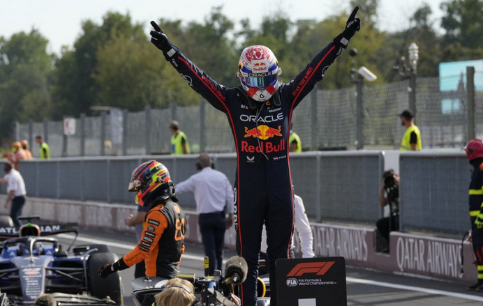 F1: Verstappen zvíťazil na VC Talianska pred McLarenmi Norrisa a Piastriho