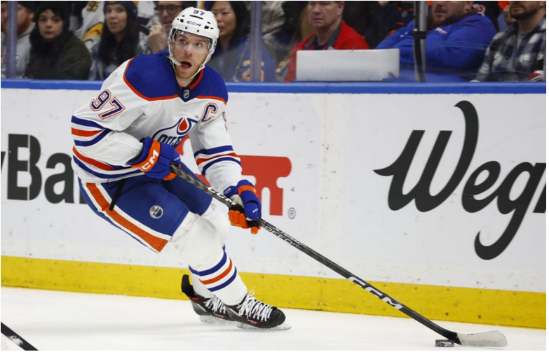 NHL: McDavid napodobnil Lemieuxa a Jágra, Montour prekonal zápis Švehlu