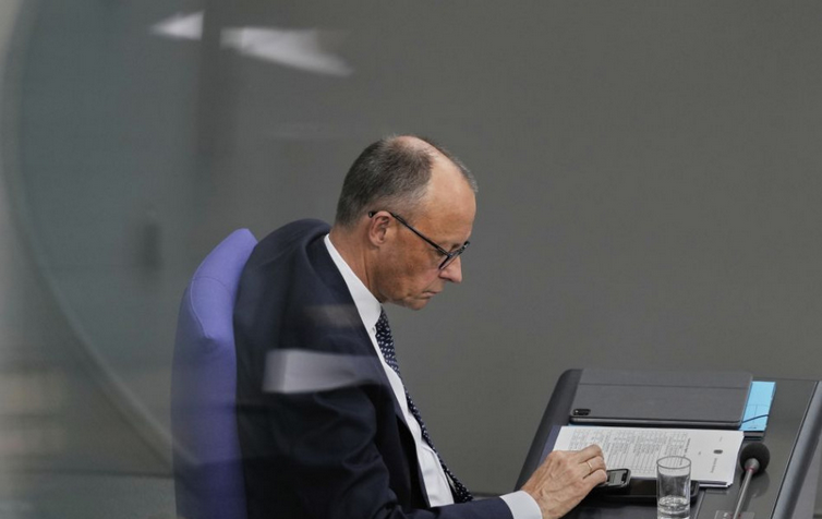 Merz pohrozil, že pri súčasnom kurze navrhne odobrať eurofondy pre SR