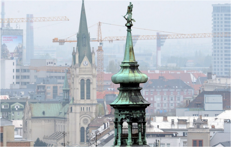 Sochu archanjela Michala v nedeľu vrátia späť na Michalskú vežu