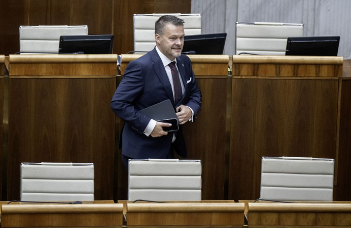 Mimoriadna schôdza k návrhu na odvolanie ministra Migaľa sa nezačala. Migaľ bol pripravený obhajovať agendu IT riešení