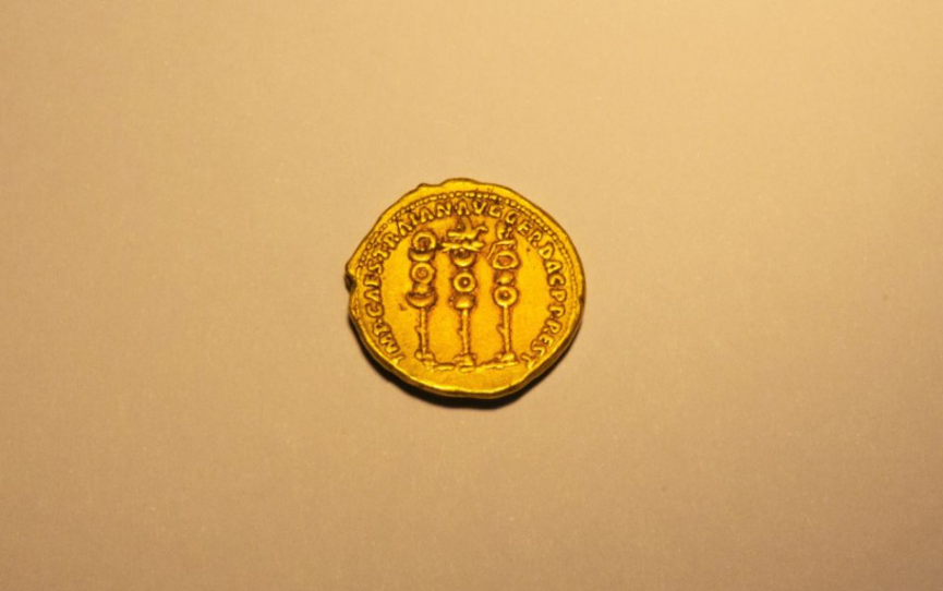 Najvzácnejšiu československú mincu (zlatý svätováclavský päťdukát) vydražili za 850 000 eur