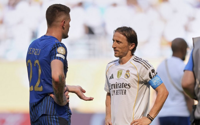 Chorvátsky futbalista Luka Modrič zamieri z Realu do AC Miláno