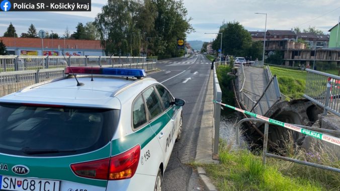 Chodníkový most v Spišskej Novej Vsi sa prepadol