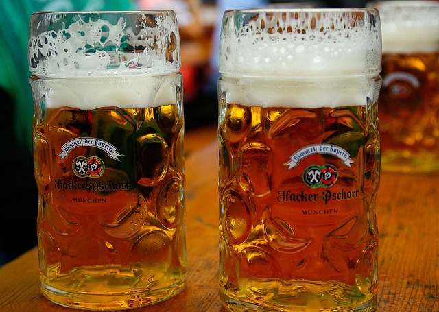 Narazením prvého sudu s pivom sa v Mníchove začal tradičný Oktoberfest