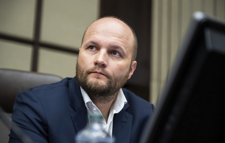 J. Naďa v prípade darovania techniky Ukrajine zatiaľ neobvinili