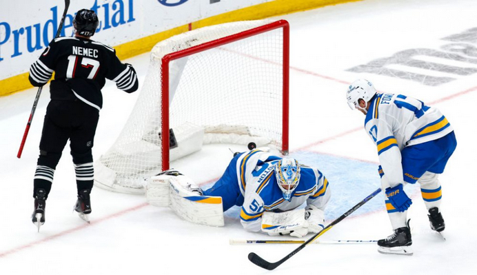 NHL: New Jersey vyhralo nad St. Louis 3:2 pp, rozhodol Nemec