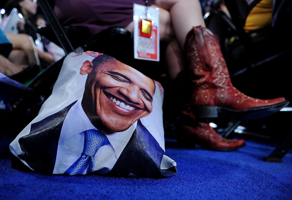 Obama sa usmieva ja na taške