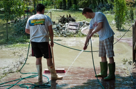 Odstraňovanie škôd po povodniach