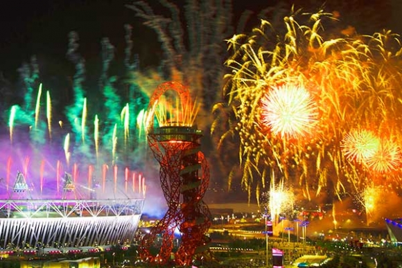 Obrazom: Veľkolepý ohňostroj ukončil olympijské hry