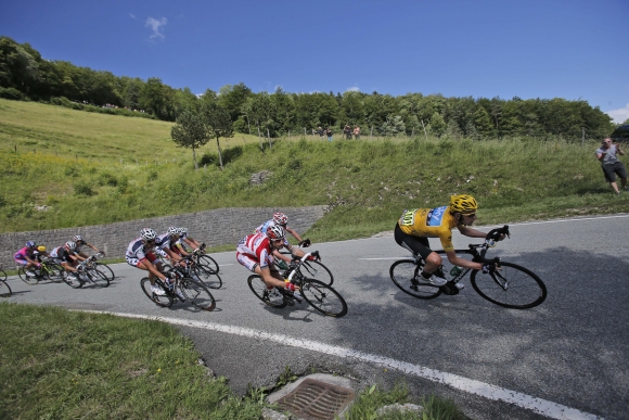 Obrazom: Najkrajšie momenty z ôsmej etapy Tour de France