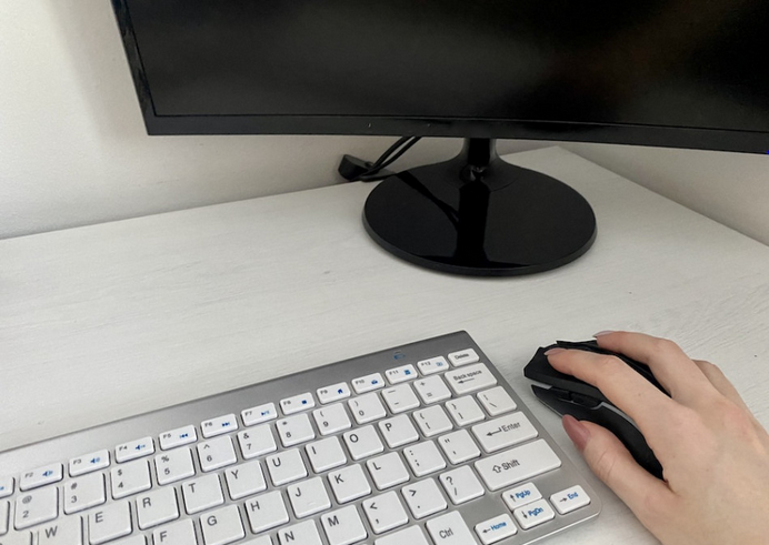 Nárok na energopomoc si môžu domácnosti overiť na internete