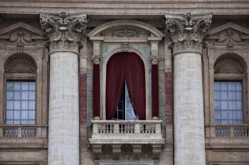 Nový pápež sa ľuďom prvýkrát ukáže z tohto balkóna.