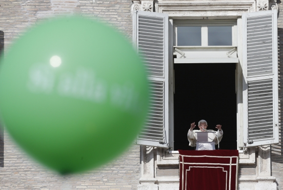 Pápež Benedikt XVI. rezignuje