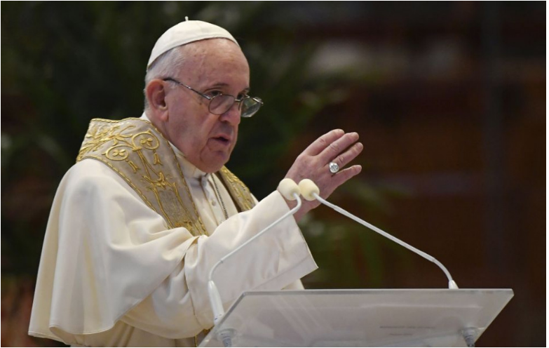 Buďte láskaví k svojej svokre, vyzval pápež