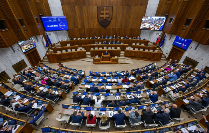 Poslanci NR SR schválili transformáciu Úradu na ochranu oznamovateľov (ÚOO) na nový úrad