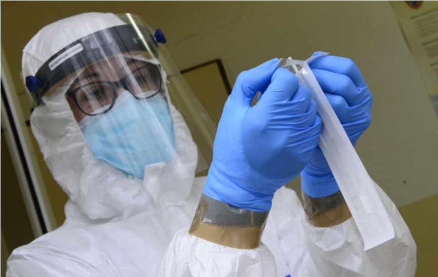 WHO: PCR testy sú schopné zachytiť nový koronavírusový variant omikron