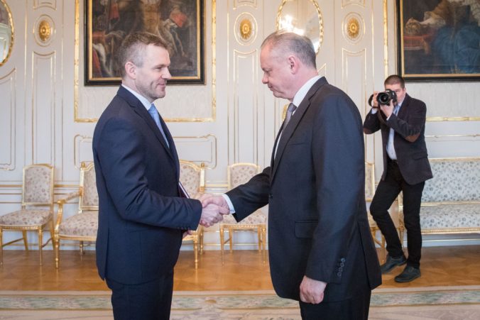 Zľava: Podpredseda vlády SR pre investície a informatizáciu Peter Pellegrini a prezident SR Andrej Kiska počas prijatia v Prezidentskom paláci. Bratislava, 15. marec 2018.