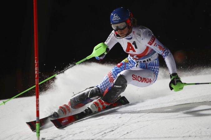 Slovenská lyžiarka Petra Vlhová počas prvého kola slalomu v rakúskom Flachau, v ktorom zajazdila najrýchlejší čas. Flachau, 14. január 2020. Foto: SITA/AP.