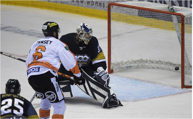 TIPOS EXTRALIGA: Slovan s Košicami sú v play off sérii po 10 rokoch