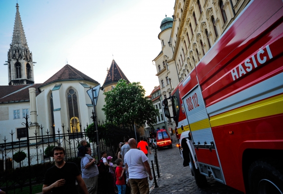 Požiar v podkroví hotela Arcadia. Bratislava, 29. apríl 2012.
