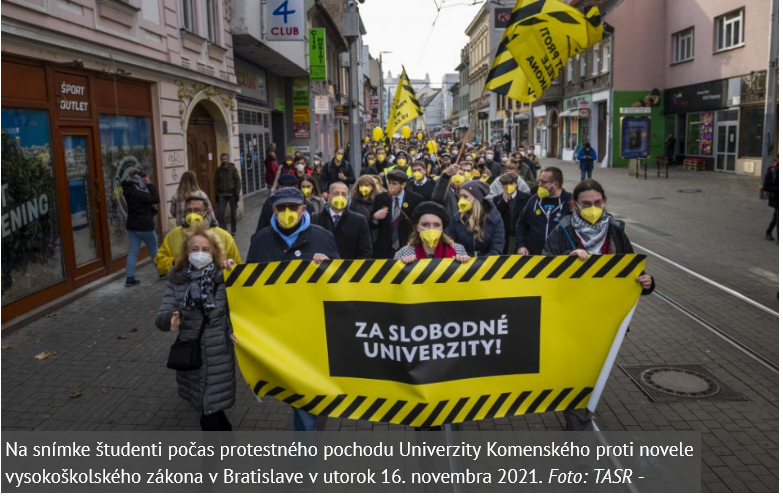 Foto: Študenti a akademická obec vyšli na protest proti novele zákona o vysokých školách do ulíc