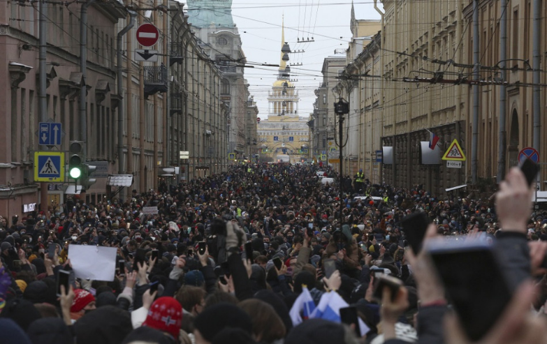 FOTO: Počas protestov v Rusku zadržali vyše 5100 ľudí vrátane novinárov