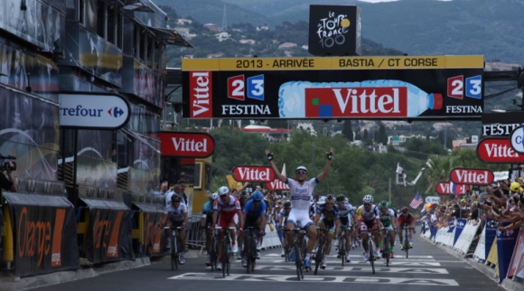 Radosť nemeckého cyklistu Marcela Kittela v cieli prvej etapy na jubilejnom 100. ročníku Tour de France.