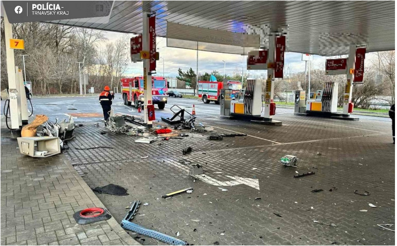 VIDEO: Vodič zdemoloval pumpu na odpočívadle Červeník