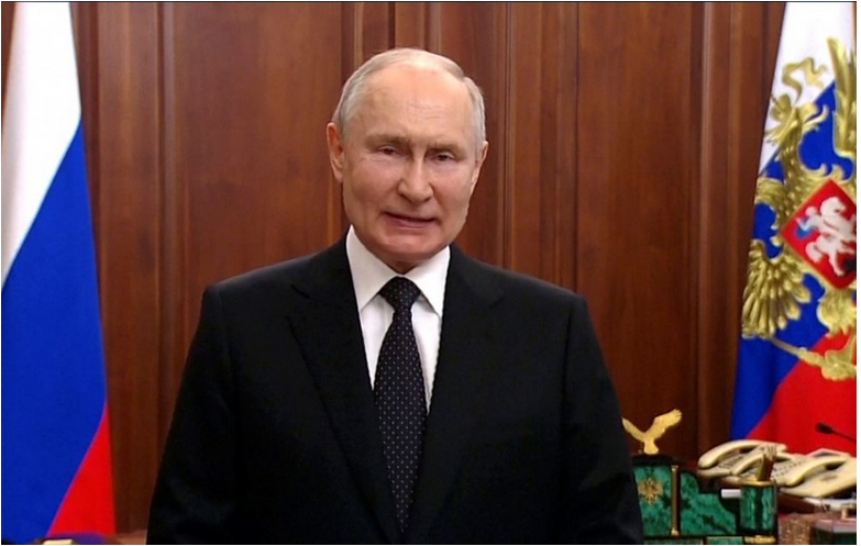 Putin: Vysoké ambície niektorých jednotlivcov viedli k velezrade