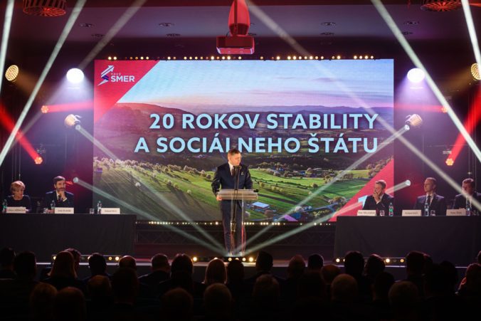 Trinásty dôchodok aj rodinný prídavok, Smer-SD predstavil volebný program (foto)