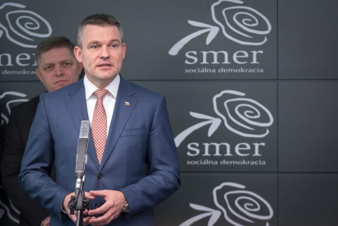 Peter Pellegrini má vo funkcii premiéra nahradiť Roberta Fica.