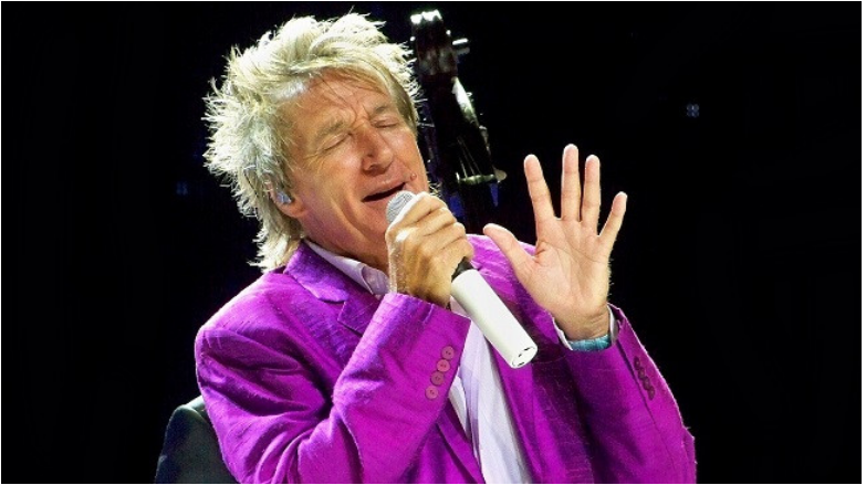 Rocková legenda Rod Stewart, milovník futbalu aj influencer oslavuje 79 rokov