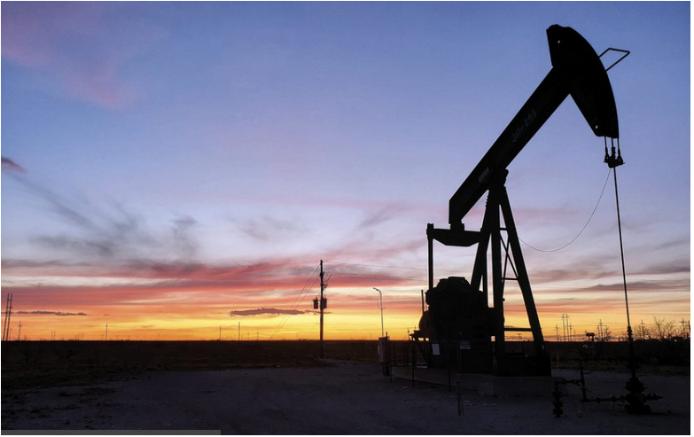 Ceny ropy v pondelok klesli o viac ako 2 USD