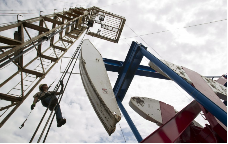 Produkcia ropy v Rusku vo februári vzrástla, ale je problém, ju predať