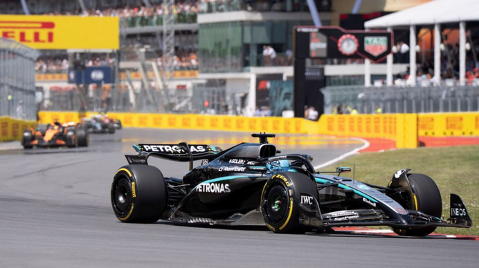 F1: Russell vyhral VC Kanady, Norris mal kolíziu s Piastrim