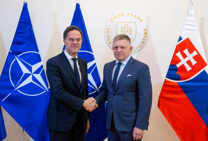 Fico požiadal M. Rutteho o posilnenie protivzdušnej obrany SR