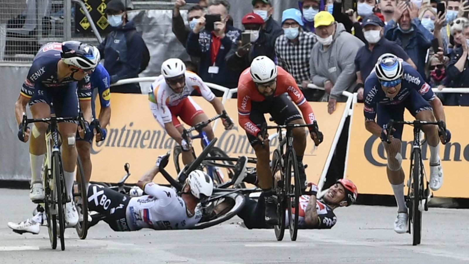 Tour de France 2021: Sagan spadol v špurte 3. etapy, triumf Merliera (video)