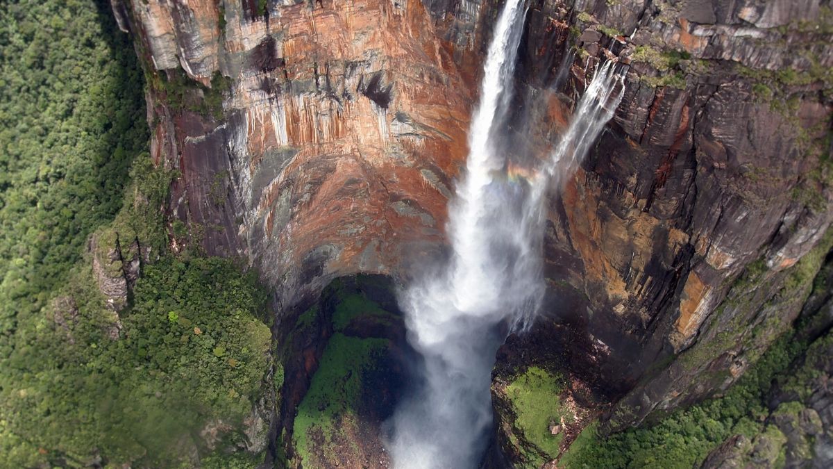 Video: Nový film Pavla Barabáša – Salto je kráľ vás vezme na zľaňovanie najvyšších vodopádov sveta.