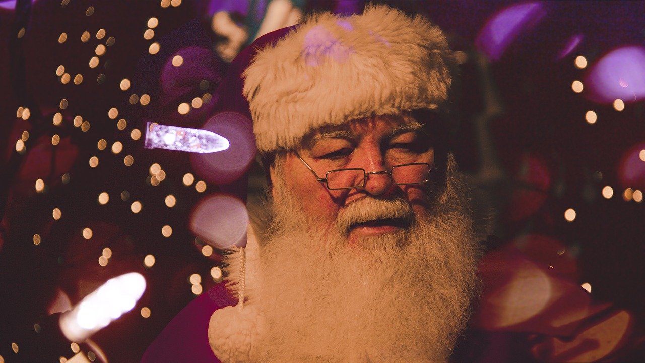 Biele Vianoce aj Santa Claus prišli do Európy zo Spojených štátov