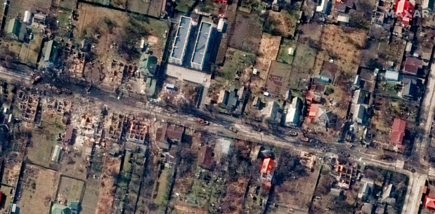 Družicové snímky dokazujú prítomnosť tiel civilistov v 